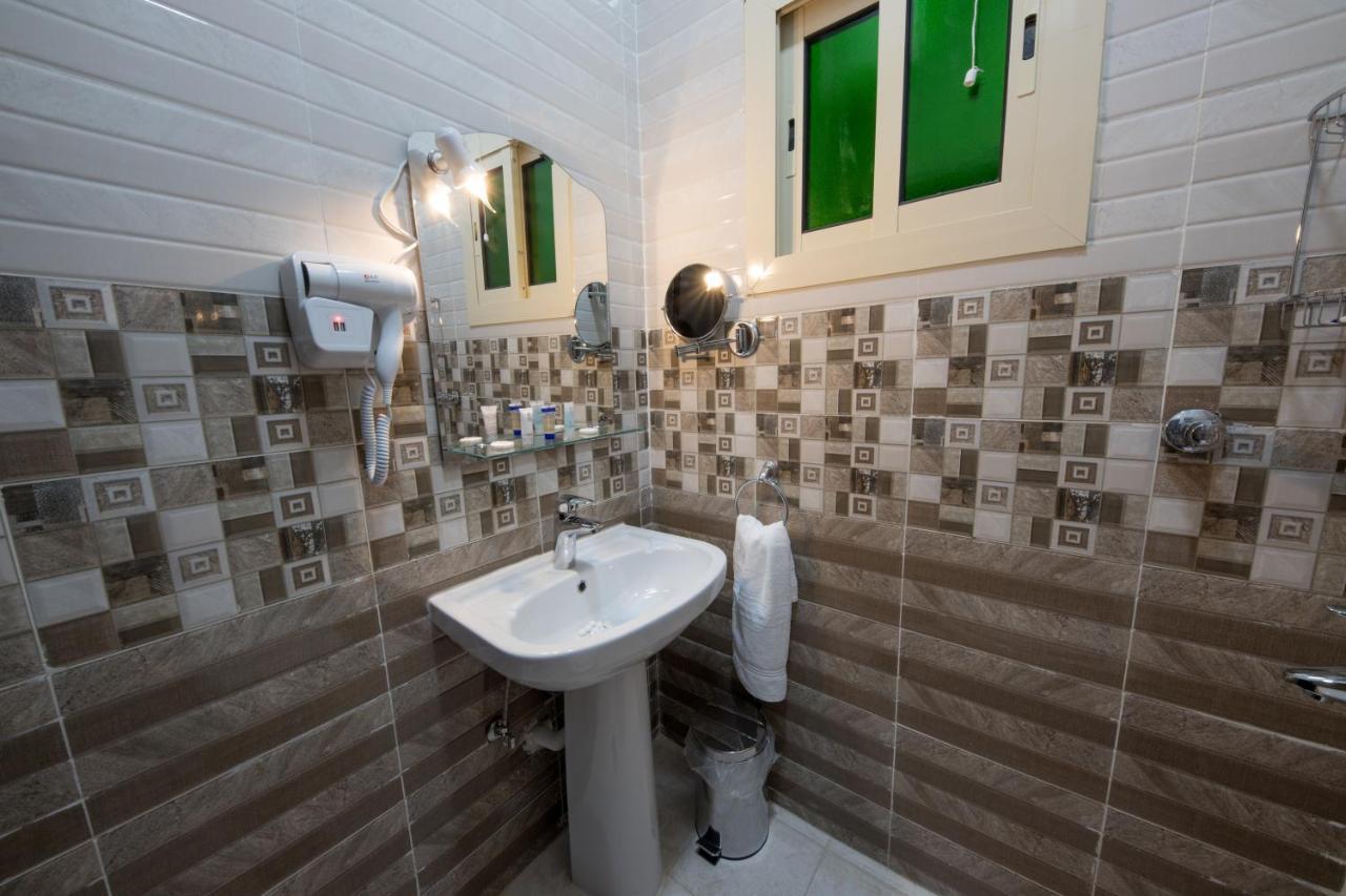 Jasmine Beach Hotel Suites ヤンブー エクステリア 写真